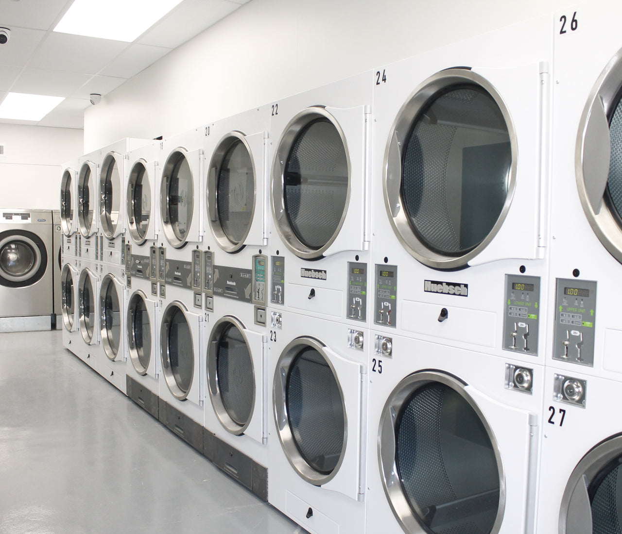 How Long do Commercial Washers & Dryers Last? Electric Laundry Repair